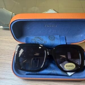 Lentes de Sol Fossil – Diseño Oversize Negro 🕶️