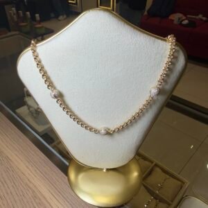 Collar Dorado con Esferas Brillantes Elegance